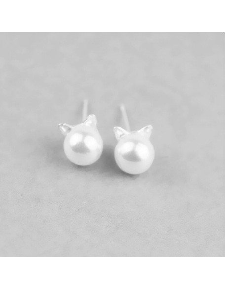 pearly cat stud earrings